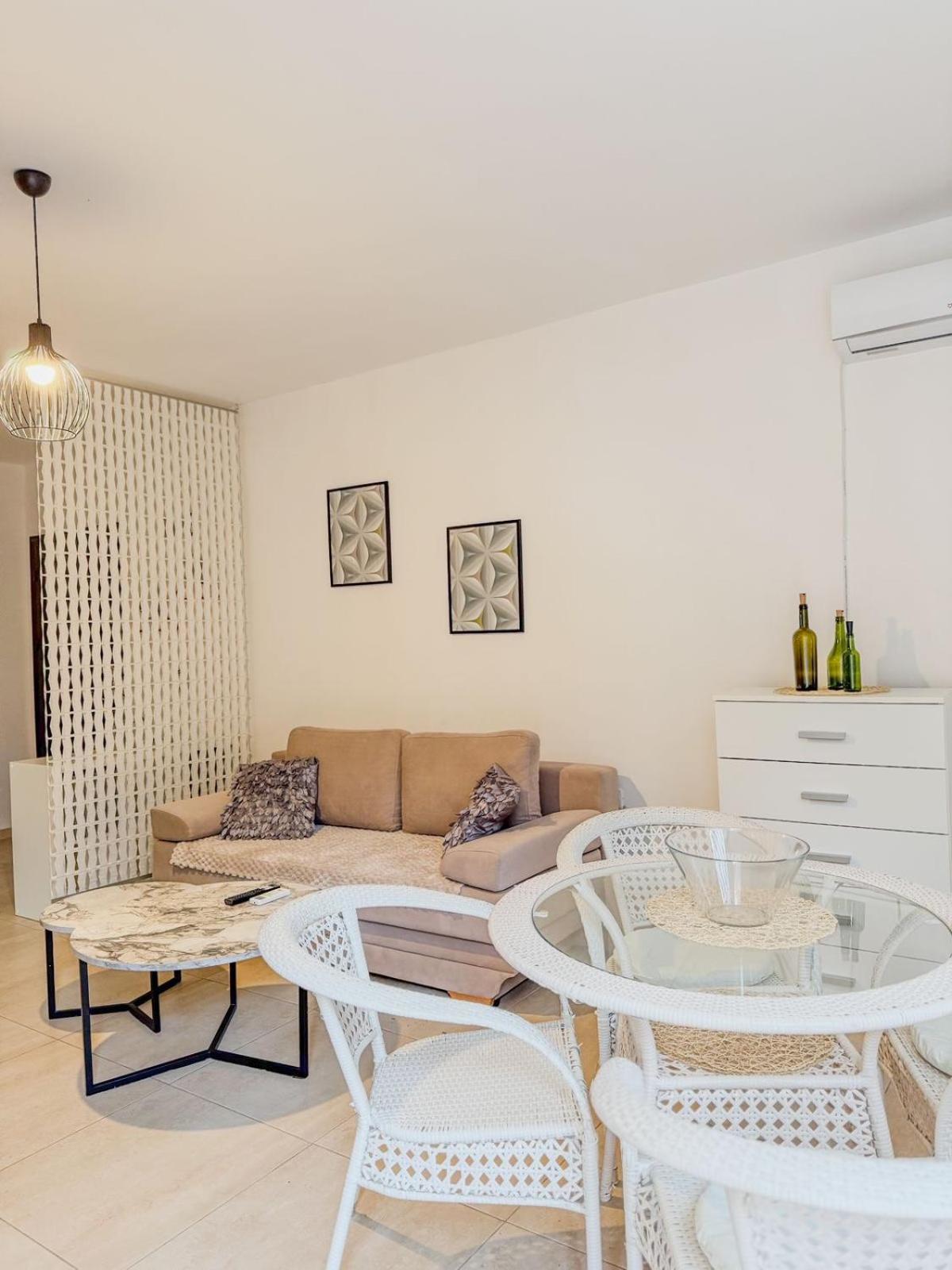 Odore Di Mare Apartments Sarandë エクステリア 写真